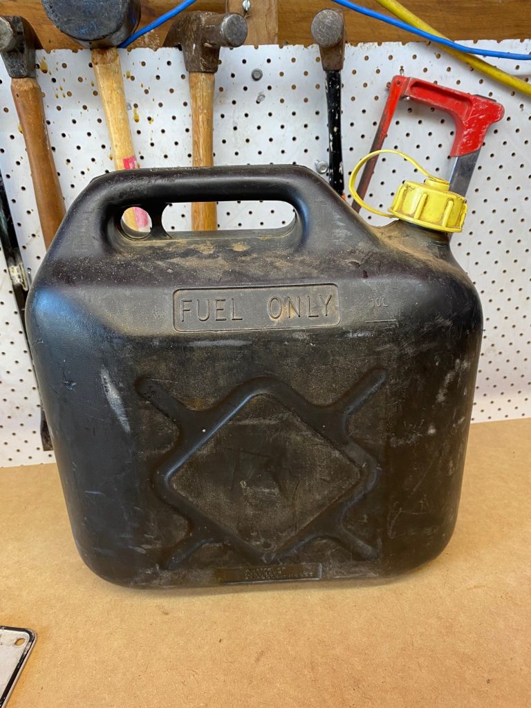 Straight mower fuel container